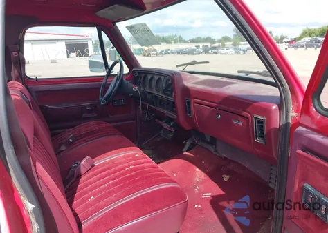 1989 Dodge D-Series D150 z USA, uszkodzony, nr VIN 1B7FE16Y8KS077480